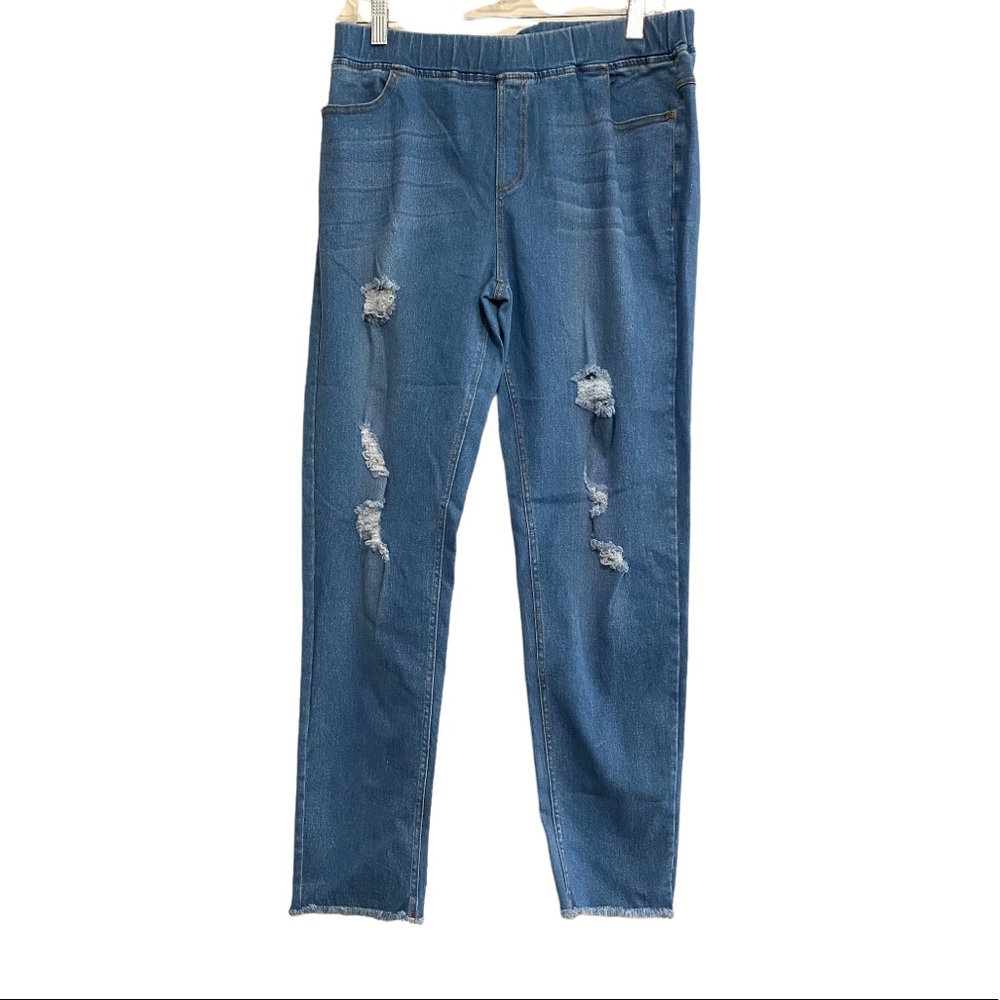 ❌SOLD❌ 3/$15 💙Frayed Hem Distressed Jeggings - Picture 2 of 10